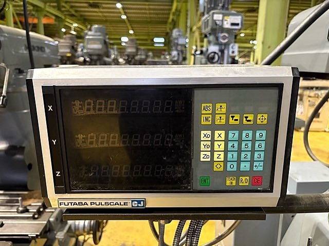 MAKINO KVP-55 Vertical Milling Machine Image 7