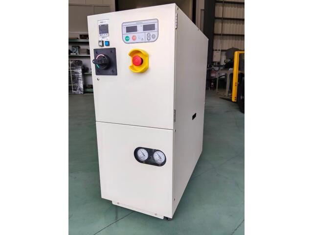 アメフレックス TCW-2KCVLG-B Chiller/Cooling Tower Image 1