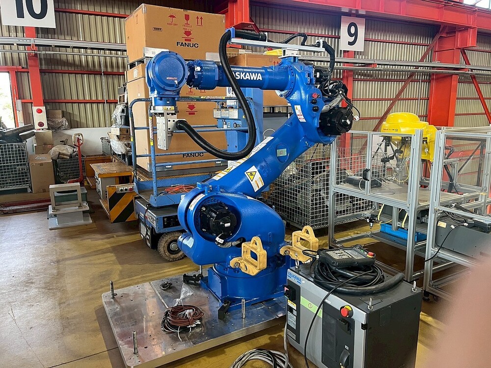 安川 MOTOMAN-GP180 Robot