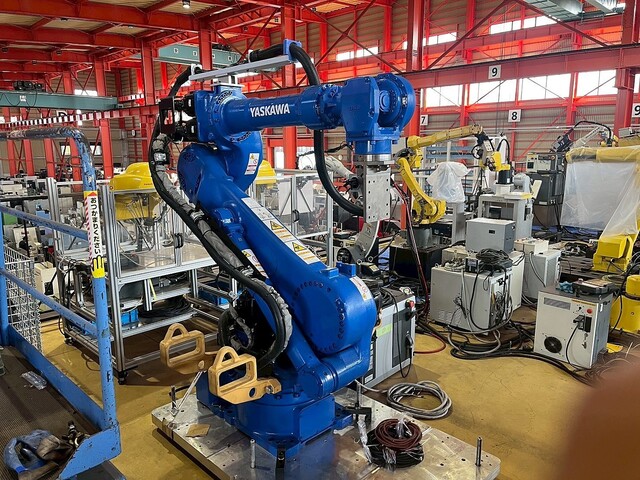 安川 MOTOMAN-GP180 Robot Image 3