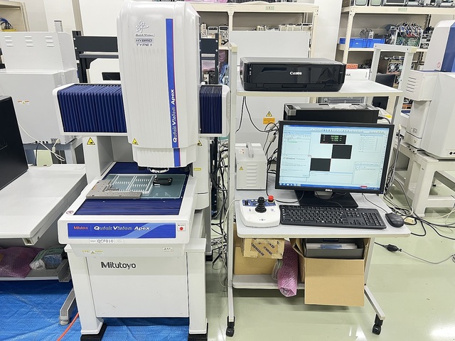ミツトヨ QVH1-X302P1L-D(365-170) 画像測定機 の画像 1枚目