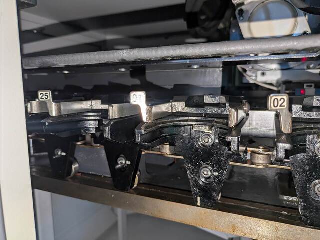 MAKINO V33i Vertical Machining Center Image 8