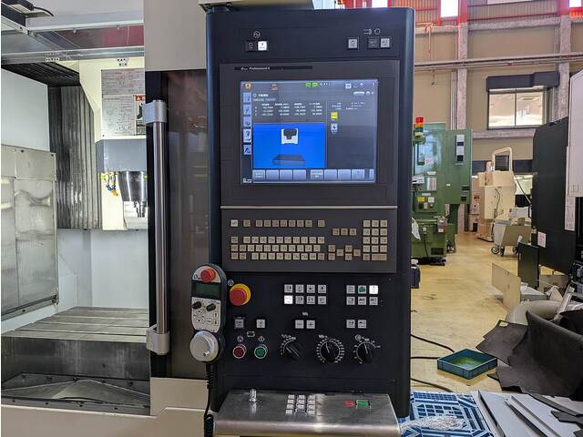 MAKINO V33i Vertical Machining Center Image 16
