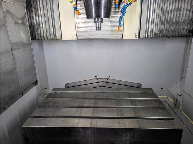 MAKINO V33i Vertical Machining Center Image 19