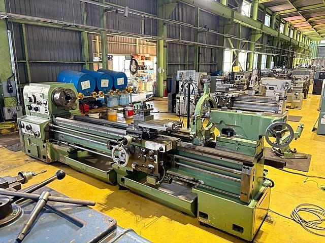 Dainichi Machinery DLG-SHB63×250 Lathe Image 2