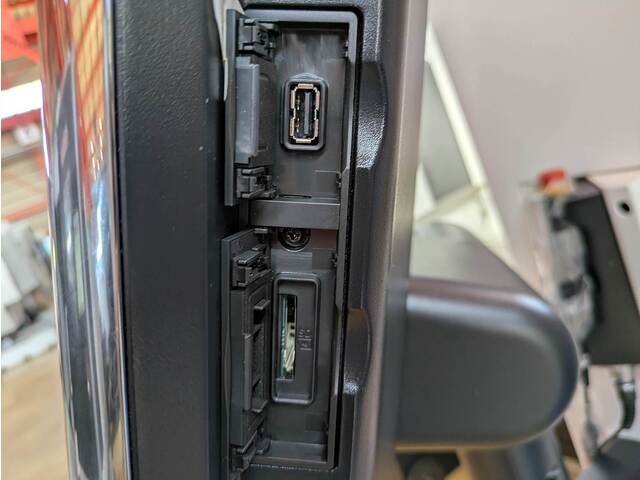 ヤマザキマザック VARIAXIS J-500 門型マシニングセンタ/五面加工機 の画像 2枚目