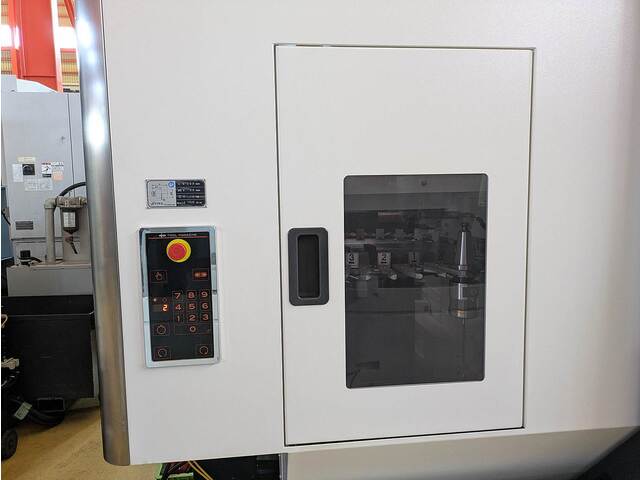ヤマザキマザック VARIAXIS J-500 門型マシニングセンタ/五面加工機 の画像 9枚目