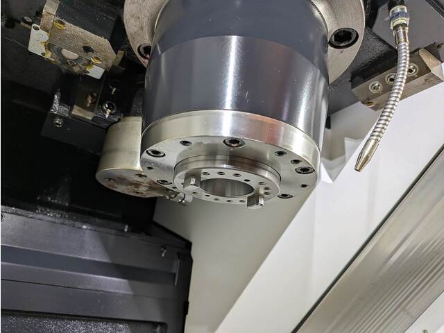 ヤマザキマザック VARIAXIS J-500 門型マシニングセンタ/五面加工機 の画像 16枚目