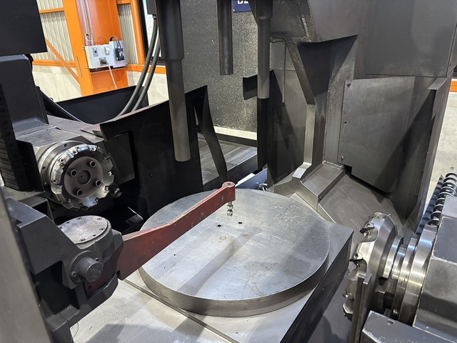 CHUO SEIKI DAI700Ⅱ NC Double-head Milling Machine Image 4