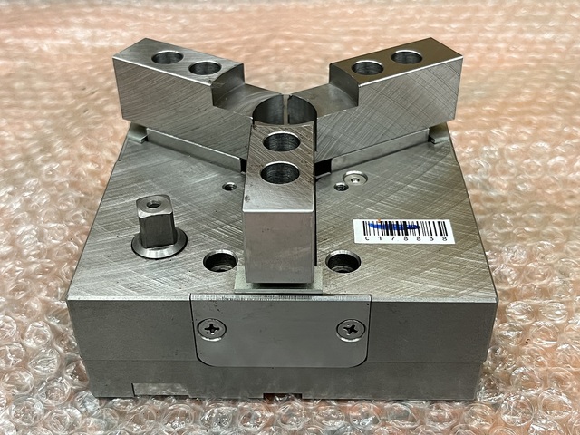 KAWATATEC Y-120 Lathe Chuck Image 1
