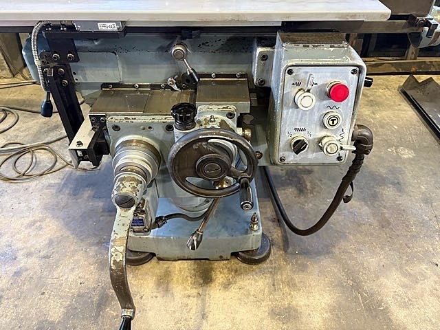 牧野フライス製作所 KGJP-55 立型フライス盤 の画像 7枚目