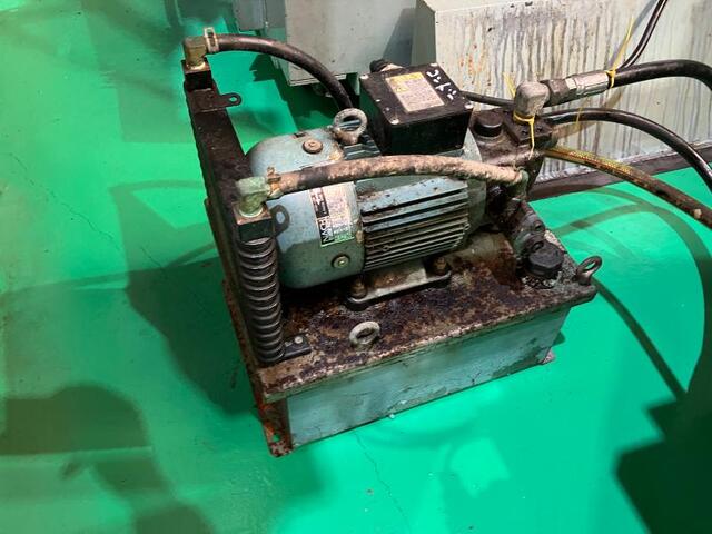 KONDO MACHINE WORKS CGK-750-NC NC Cylindrical Grinder Image 5