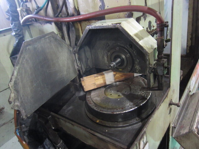 東京精機工作所 TR-30 NCロータリー研削盤 の画像 4枚目