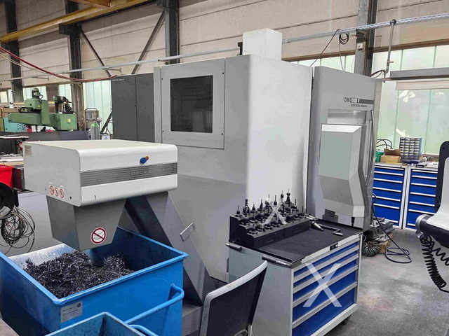 DECKEL MAHO DMC 1035 V Vertical Machining Center Image 2
