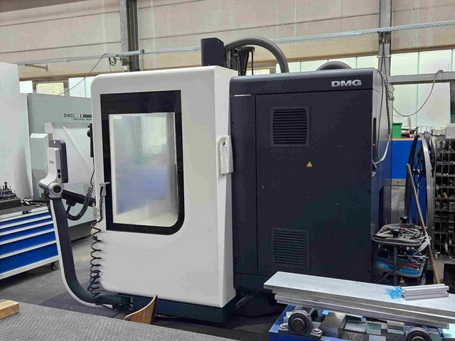 DECKEL MAHO DMC 835 V New Design Vertical Machining Center Image 3
