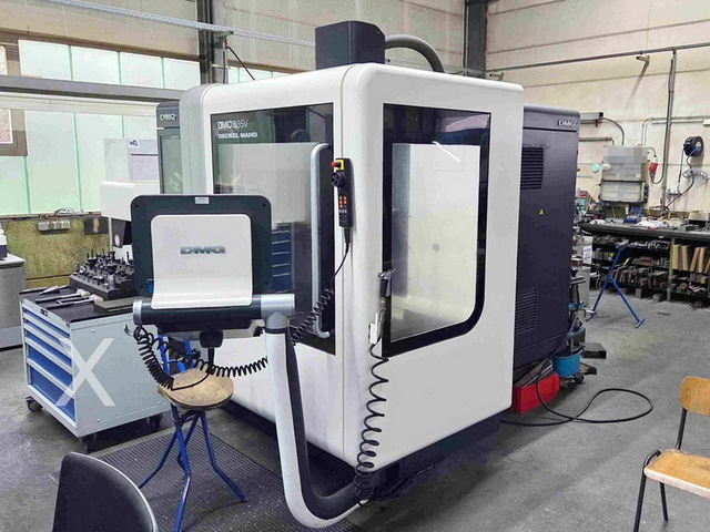 DECKEL MAHO DMC 835 V New Design Vertical Machining Center Image 4