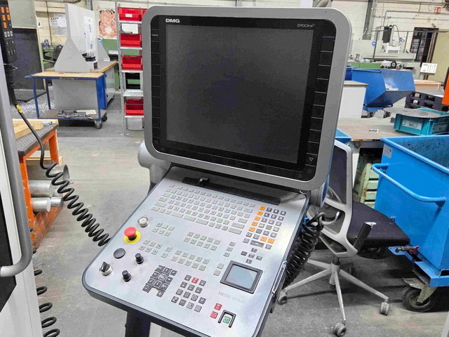 DECKEL MAHO DMC 835 V New Design Vertical Machining Center Image 5
