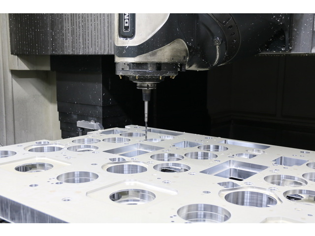 DMG MORI DMC 340 U 5Axis Machining Center Image 3