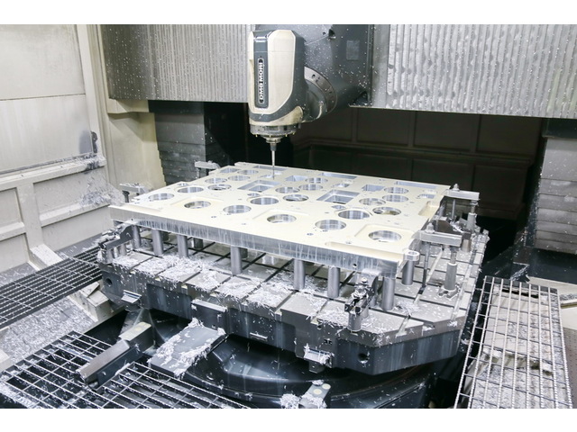 DMG MORI DMC 340 U 5Axis Machining Center Image 5