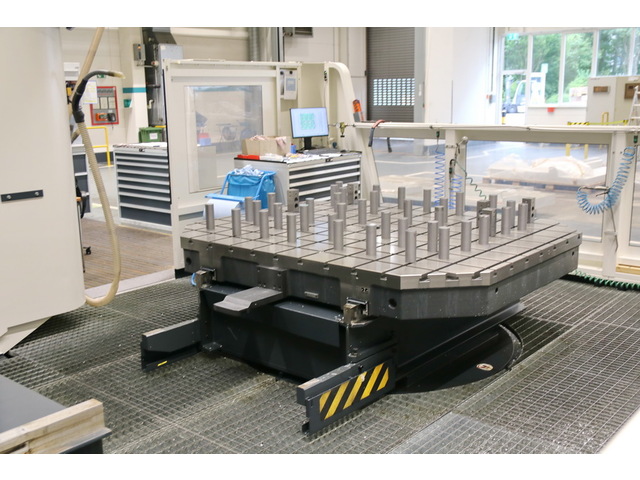 DMG MORI DMC 340 U 5Axis Machining Center Image 8