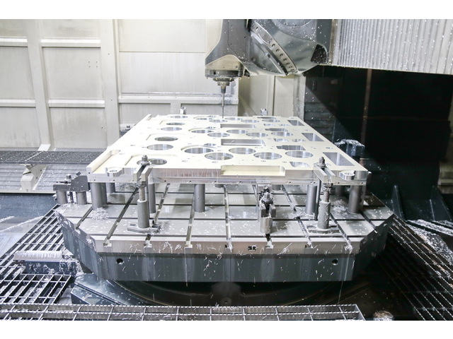 DMG MORI DMC 340 U 5Axis Machining Center Image 34
