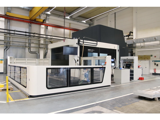 DMG MORI DMC 340 U 5Axis Machining Center Image 37