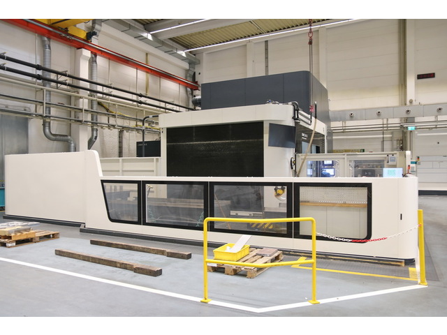 DMG MORI DMC 340 U 5Axis Machining Center Image 38