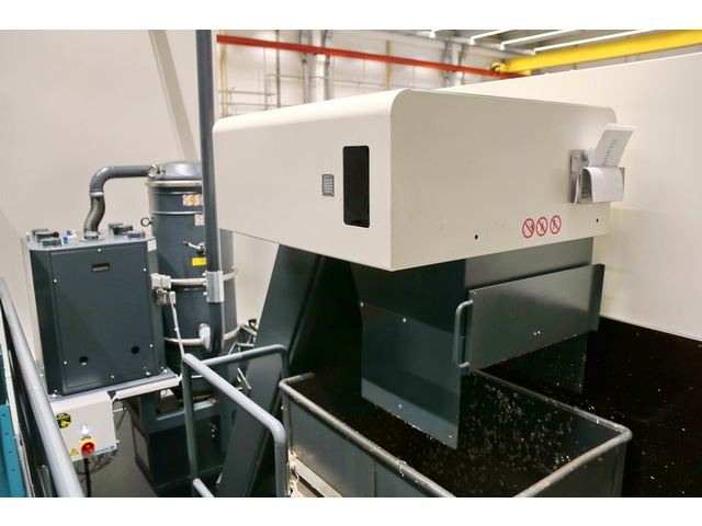 DMG MORI DMC 340 U 5Axis Machining Center Image 44