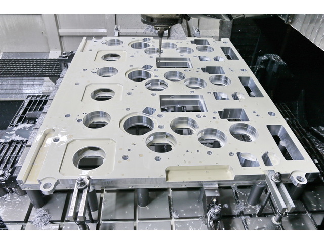 DMG MORI DMC 340 U 5Axis Machining Center Image 45