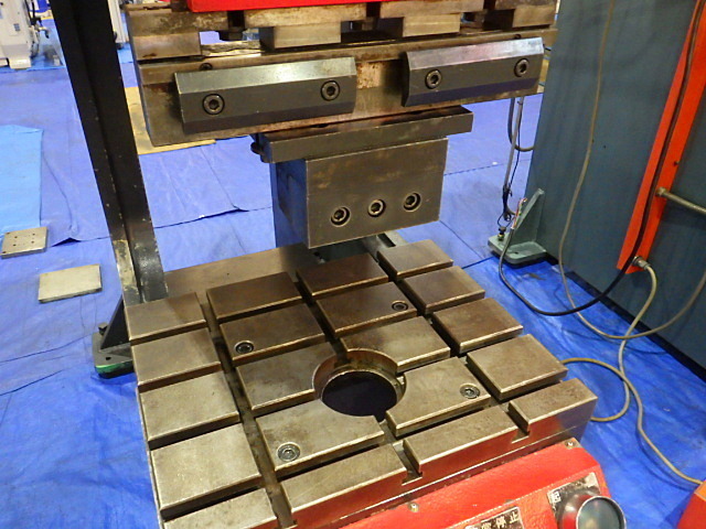 アマダ SPH-30C プレスブレーキ/ベンダー の画像 3枚目