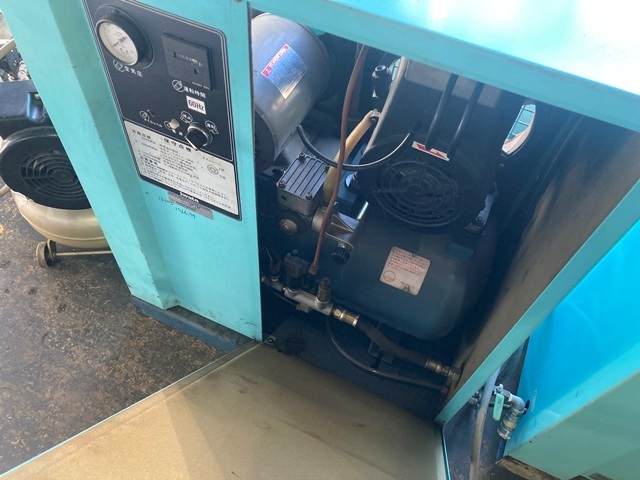 ANEST IWATA CSD-15P Compressor Image 3