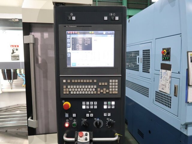 MAKINO V33i Vertical Machining Center Image 2