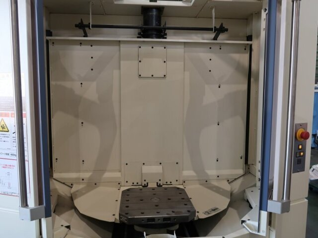 MAKINO a40 Horizontal Machining Center Image 5