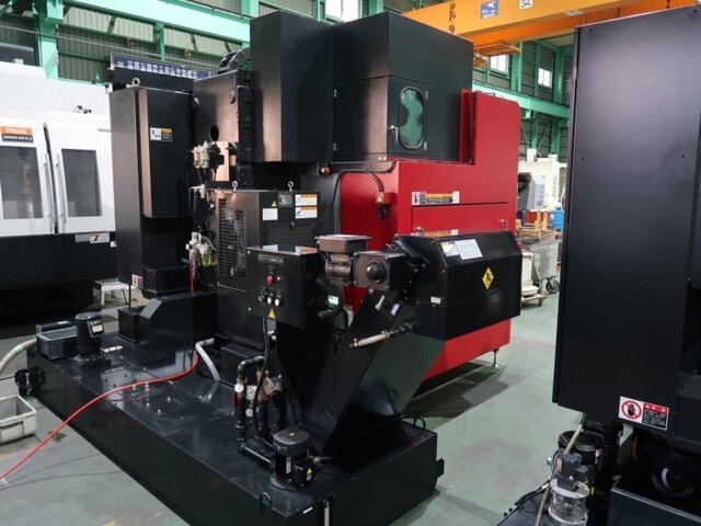 OKK VM53R Vertical Machining Center Image 7