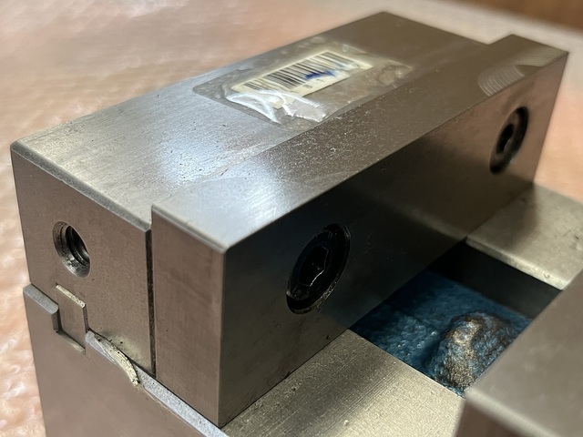 NABEYA LT40MC Vice Image 3