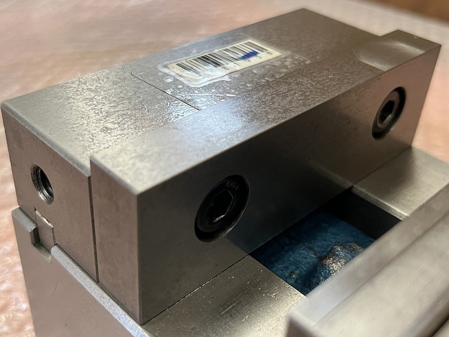 NABEYA LT40MC Vice Image 3