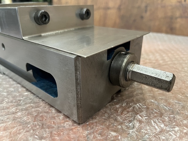 NABEYA LT40MC Vice Image 6