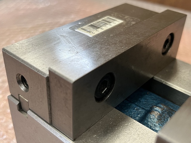 NABEYA LT40MC Vice Image 3