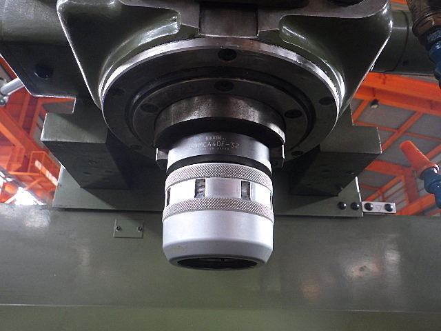 MAKINO KEV-55 NC Vertical Milling Machine Image 6
