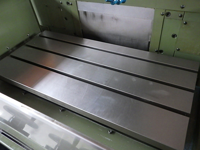 MAKINO KEV-55 NC Vertical Milling Machine Image 7
