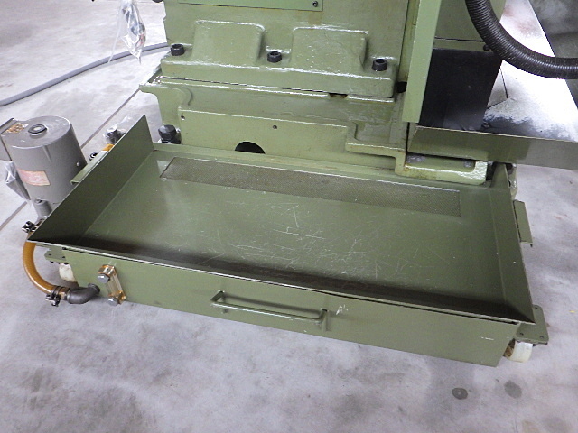 MAKINO KEV-55 NC Vertical Milling Machine Image 11