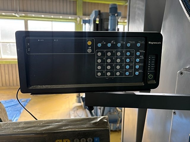 YAMASAKI GIKEN YZ-90 Vertical Milling Machine Image 9