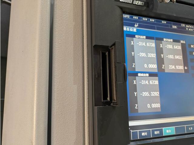 森精機 NVD4000 立型マシニングセンタ の画像 8枚目