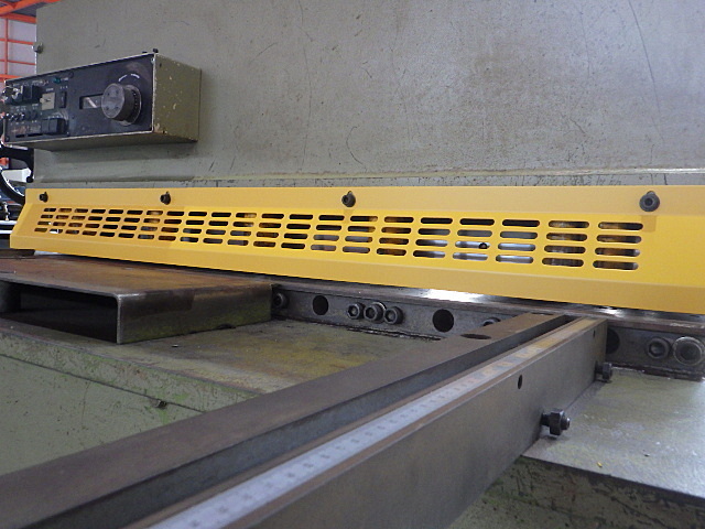 Komatsu SHS3×125 Shearing Machine Image 3