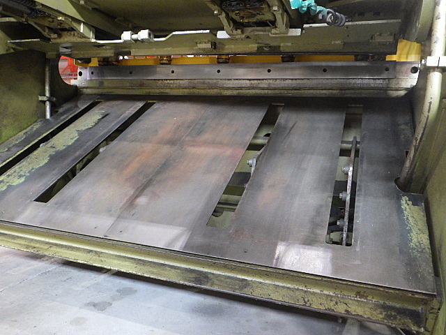 Komatsu SHS3×125 Shearing Machine Image 6