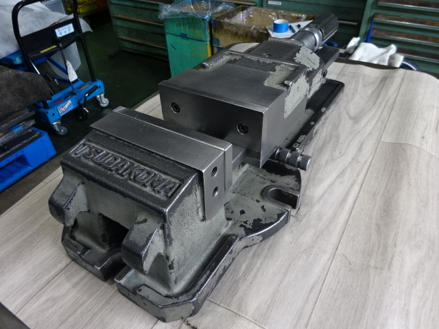 TSUDAKOMA VH-150 Vice Image 1