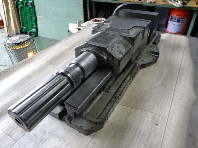 TSUDAKOMA VH-150 Vice Image 2
