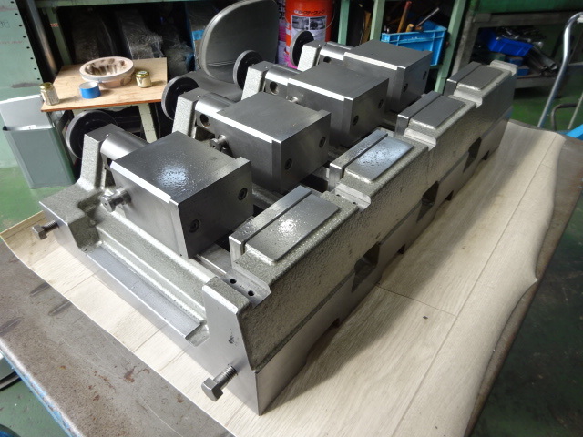 津田駒工業 VM-100-4 バイス の画像 2枚目