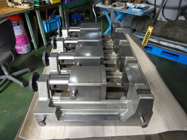 津田駒工業 VM-100-4 バイス の画像 3枚目