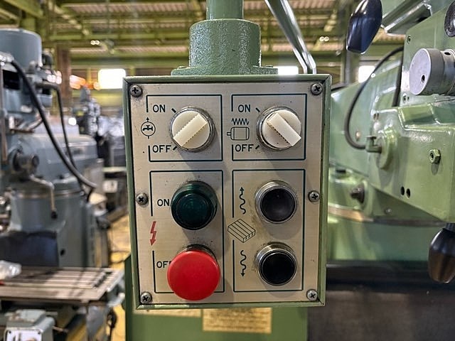 大隈豊和 STM-2R Vertical Milling Machine Image 8